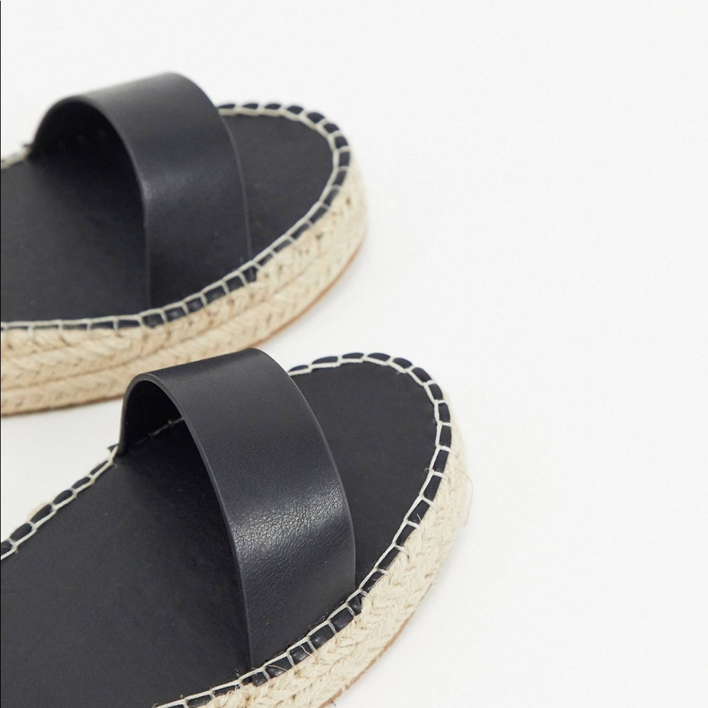 Sandals - Picture 3 of 8